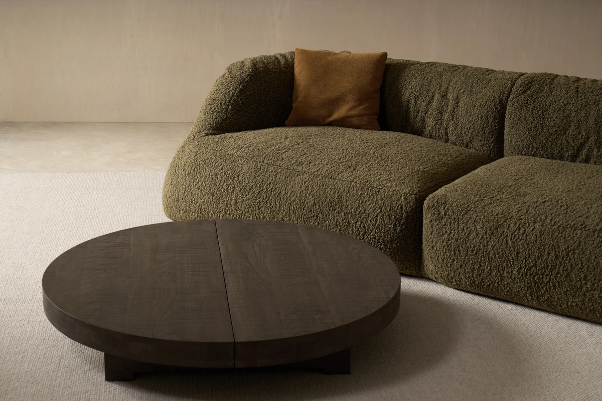 Span occasional tables — Georgie span、C FoggoによるNonn.small向けのソファ